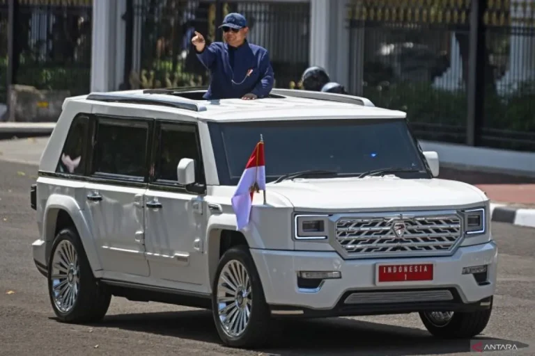 MANTAP BANGET NIH..! Prabowo Instruksikan Menteri Tinggalkan Mobil Impor, Wajib Gunakan Maung Pindad