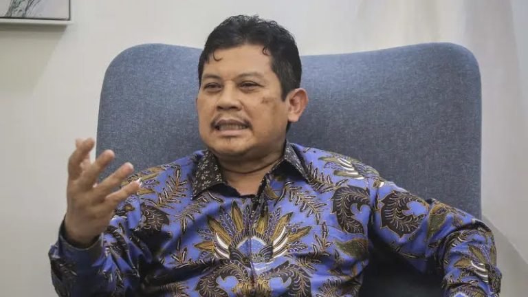 MENCEKIK LEHER RAKYAT..! Dirut Minta Prabowo Naikkan Iuran BPJS Kesehatan Per Pertengahan 2025