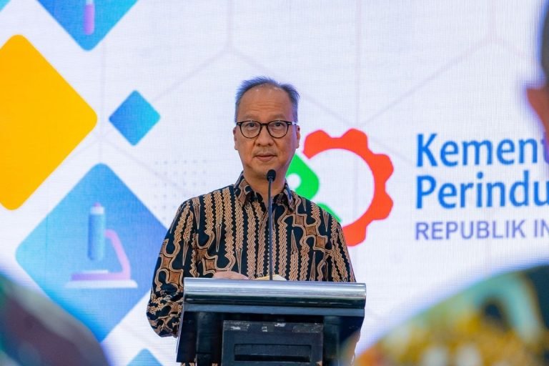SEGERA KONGKRITKAN NIH..! Menperin: Pintu Masuk Barang Impor Segera Pindah ke Sorong, Bitung, dan Kupang