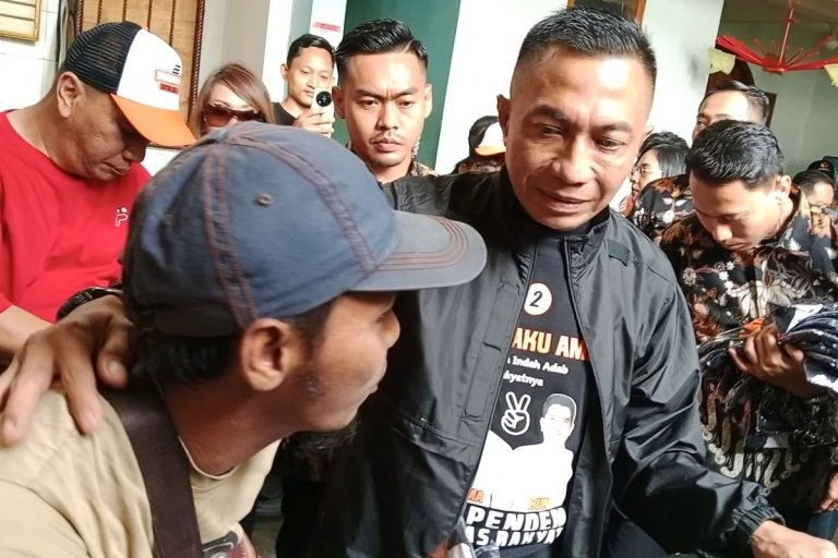 HANYA JENDERAL INI YANG BISA TERTIBKAN SATPOL PP…! Bertemu Dharma Pongrekun, Pedagang Kopi Keliling Curhat Sering Diusir