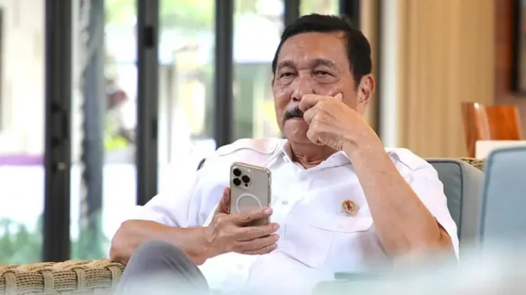 BANSOS KELAS MENENGAH BELUM PASTI..! Luhut Sebut Kenaikan Tarif PPN 12 Persen Hampir Pasti Diundur