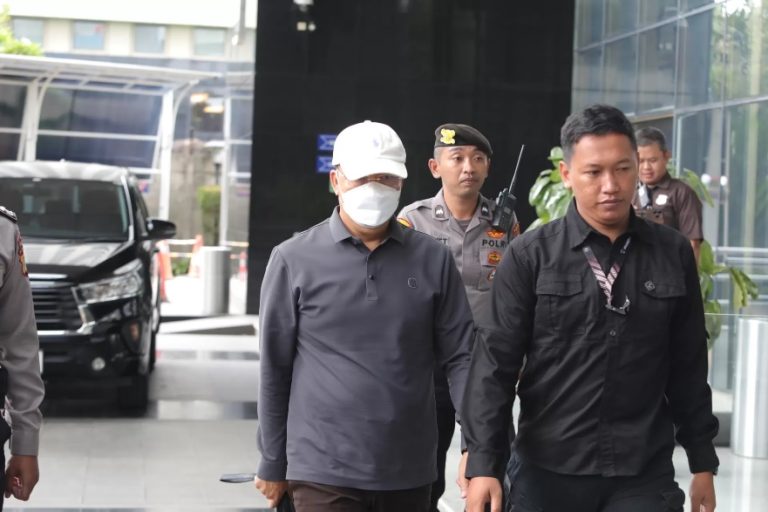 TERJERAT OTT NIH..! Gubernur Bengkulu Diperiksa KPK Didug Pungut Dana untuk Pilkada 2024