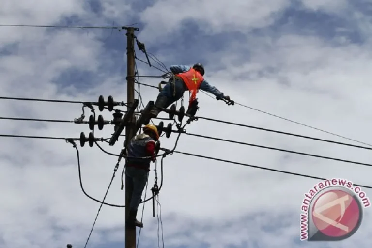 PLN JANGAN LAMBAT..! Mendes PDT Sebut 3.000 Desa di Indonesia Belum Teraliri Listrik