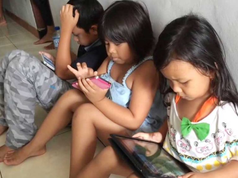 KINI NOMOR SATU DUNIA GAEZ..! Warga RI Sudah Kecanduan Parah