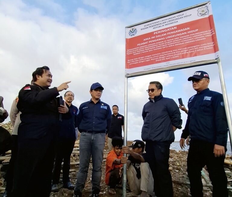 PERIKSA SELURUH INDONESIA DONG..! Menteri LH Segel Area Reklamasi Pagar Laut di Bekasi