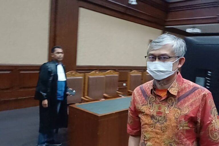 KAPOK GAK NIH..? Manipulasi Pembelian Emas, Hukuman Eks Pejabat Antam Diperberat Jadi 16 Tahun Penjara