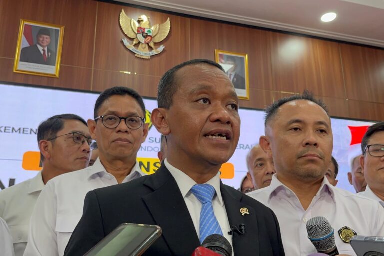 ADA YANG MINTA DITEMPELENG NIH JENDERAL..! Prabowo Beri Instruksi Pengecer Bisa Jual Elpiji 3 Kg Lagi Mulai Hari Ini, Bahlil Merespon