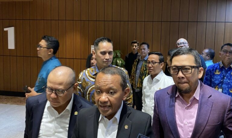 PASTIKAN RAKYAT LOKAL UNTUNG..! Bahlil: Konsesi Tambang untuk UMKM Daerah, Bukan dari Jakarta