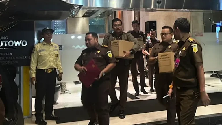 TANGKAP SEMUANYA..! Kejagung Jelaskan Awal Mula Dugaan Korupsi Tata Kelola Minyak Mentah