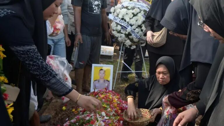 BISA GAK NIH..? Buntut Penembakan Polisi, DPR Minta TNI Tertibkan Anggotanya