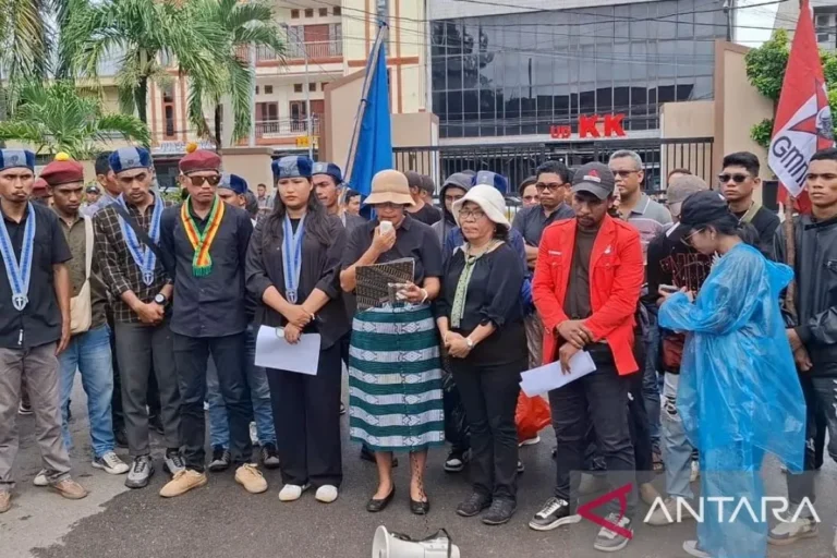 BONGKAR MAFIANYA..! Kasus AKBP Fajar, Warga NTT Tuntut Kapolri Bongkar Sindikat Prostitusi Anak di Kupang