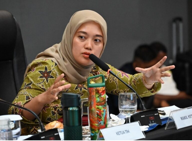 MERUSAK BANGET NIH..! DPR Minta Tambang Nikel Dekat Raja Ampat Dikaji Ulang