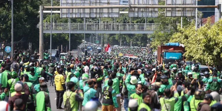 APA UNTUNGNYA NIH..? Pemerintah Sebut Status Driver Ojek Online Jadi UMKM