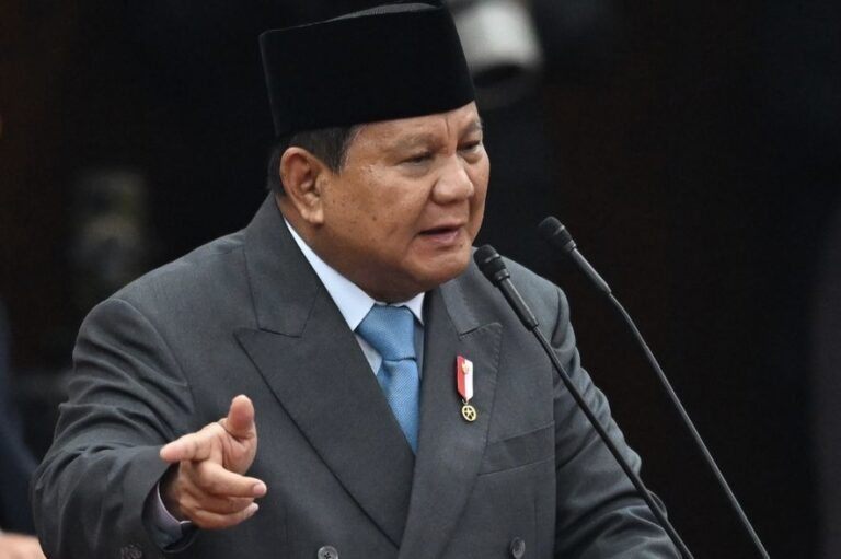 10.068 DESA MASIH GELAP..! Prabowo Minta Danantara Bangun Prototipe Pembangkit Surya di Pedesaan