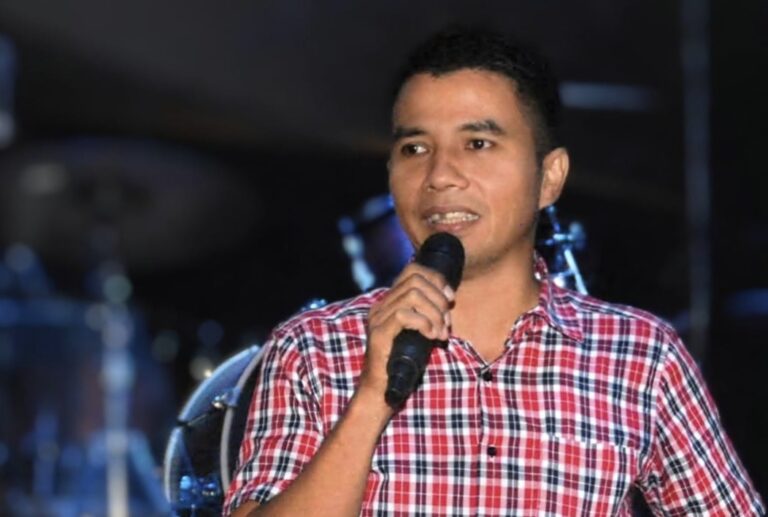 TUGASNYA BERAT..! Aktivis 98 Tegaskan Jangan Ganggu Kerja Gubernur Khofifah