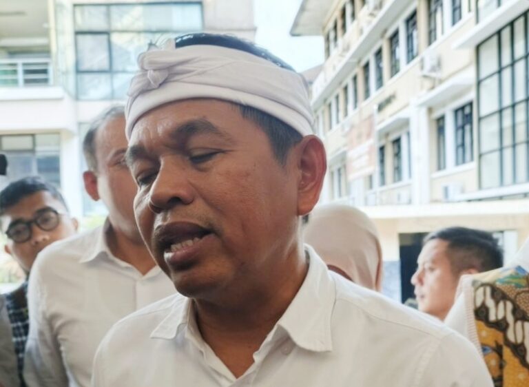 MACET PARAH NIH..! Dedi Mulyadi Ancam Tutup Pengusaha Tambang Nakal di Parung Panjang: Tak Ada Toleransi Lagi! 