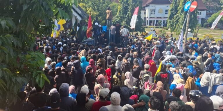 JANGAN RUGIKAN RAKYAT..! Setelah Aksi Besar, Akhirnya PBB di Bone Batal Naik 300 Persen, Sekda: Kita Kembali ke SPPT Lama