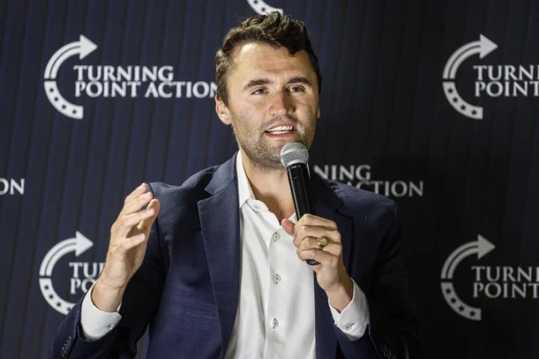MENYEDIHKAN NIH..! Charlie Kirk Kirim Pesan Terakhir ke Musuhnya Sebelum Tewas, Apa Isinya? 