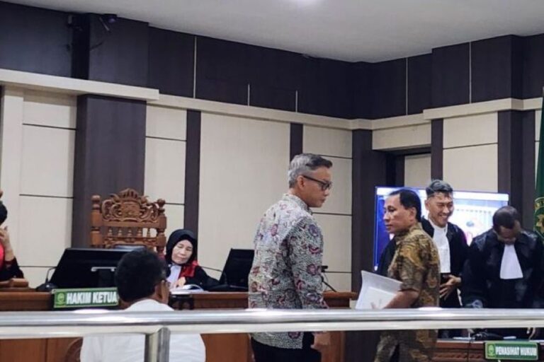 IJAZAHNYA PASTI ASLI..! 3 Dosen UGM Didakwa Korupsi Pengadaan Fiktif Biji Kakao, Rugikan Negara Rp 6,7 Miliar