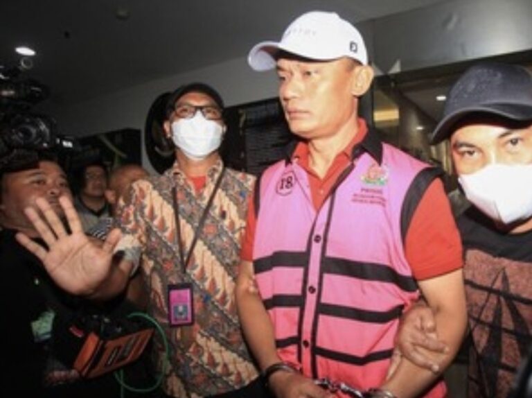 KURANG NIH..! Eks Ketua PN Jaksel Dituntut 15 Tahun Penjara Kasus Suap