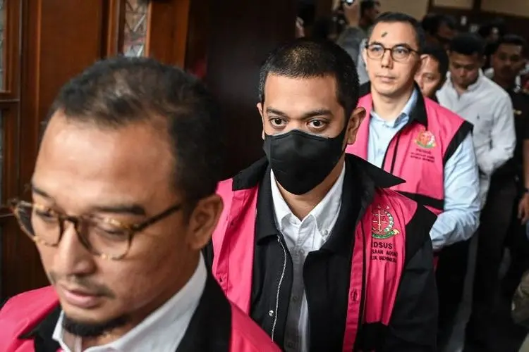 MEJA HIJAUKAN SEMUANYA..! Dakwaan Jaksa: Medco, Petronas, hingga Shell Diuntungkan dari Korupsi Tata Kelola Minyak