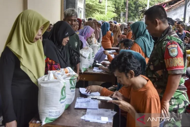 UDAH DAPET BELOM..? Mensos Gus Ipul: BLT Rp 900.000 Sudah Disalurkan ke 8 Juta Keluarga Hari Ini
