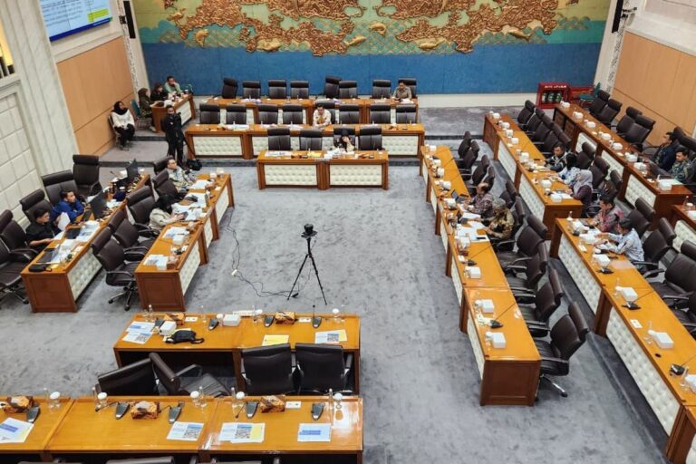 APAAN NIH..? Kemenperin: Belanda Temukan Sepatu Kets Indonesia Terkontaminasi Cesium-137