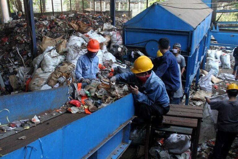 PLN RAWAN BONCOS..! Danantara Sebut Proyek Sampah Jadi Listrik Diminati Banyak Investor