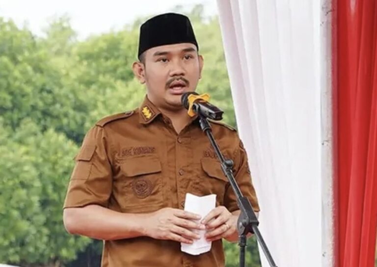 SEMPAT MENGHILANG 2 HARI..! KPK Tangkap 10 Orang Termasuk Bupati Ade Kuswara Kunang dan Bapaknya Saat OTT di Bekasi