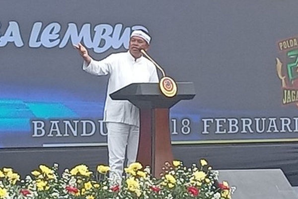 CONTOH BAGUS BUAT PROVINSI YANG LAIN NIH..! Dedi Mulyadi Wajibkan Siswa Teken Surat Pernyataan Bermaterai: Dilarang Bawa Motor, Knalpot Brong, hingga Miras