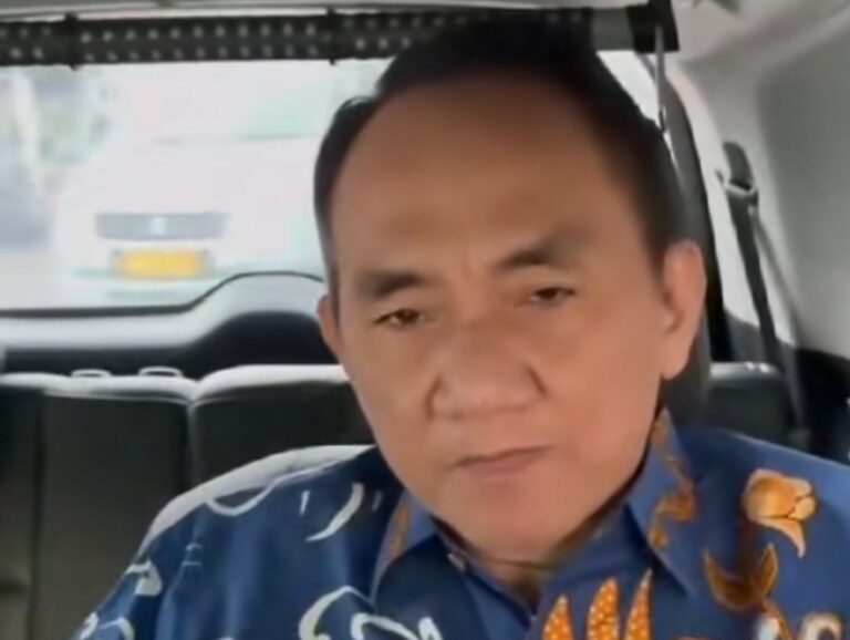 KEJAR DALANGNYA NIH..! Andi Arief Soroti Kasus Penyiraman Air Keras: Perlu Dewan Kehormatan Militer Kalau Ada Jenderal Terlibat