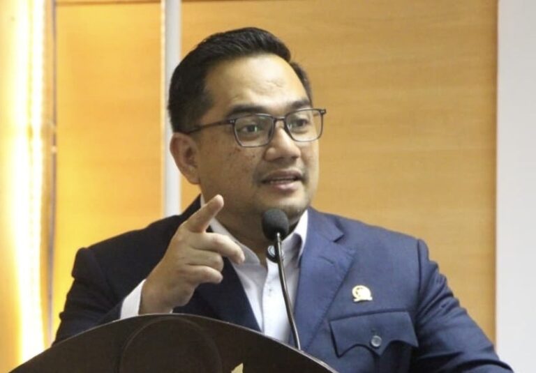 SUDAH GAGAL TOTAL..! 30 Tahun Otda, Ketua Komisi II DPR: 90 Persen Daerah Masih Bergantung pada APBN
