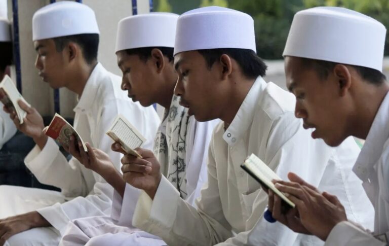 PELAKU PERNAH JADI KORBAN..! Modus Guru Ponpes di Lombok Tengah Lakukan Kekerasan Seksual, Pinjami Santri HP