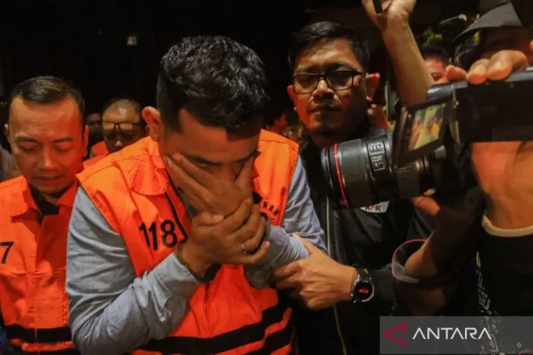 PERIKSA SEMUA KEMENTERIAN DAN LEMBAGA..! Kasus Suap Bea Cukai Ungkap Aliran Dana ke Pejabat BPOM-Kemendag