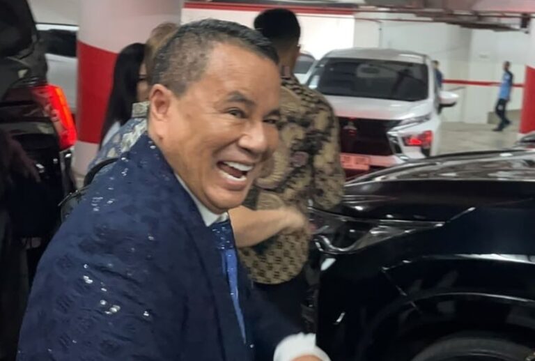 KORUPTOR KOQ DIBELA..! Istana Minta Hotman jangan Bawa-bawa Presiden Dalam Membela Febrie