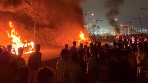 Mibil dan bus dibakar, puluhan ribu migran Maroko serbu Eropa. (Ist)